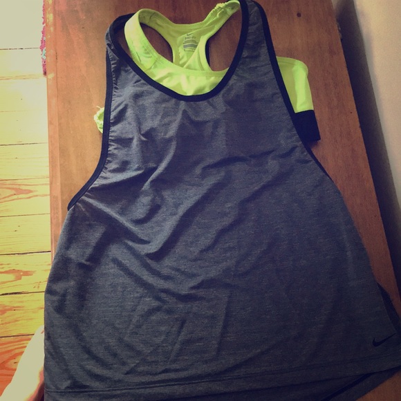 Nike dri fit with bra - Picture 1 of 2